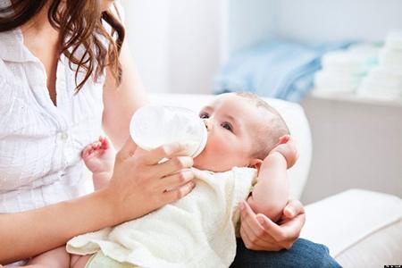 Bao lâu thì thay bình sữa cho bé sơ sinh là tốt nhất?